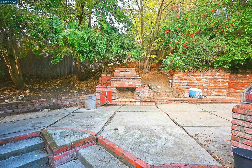 WALNUT HEIGHTS - Residential