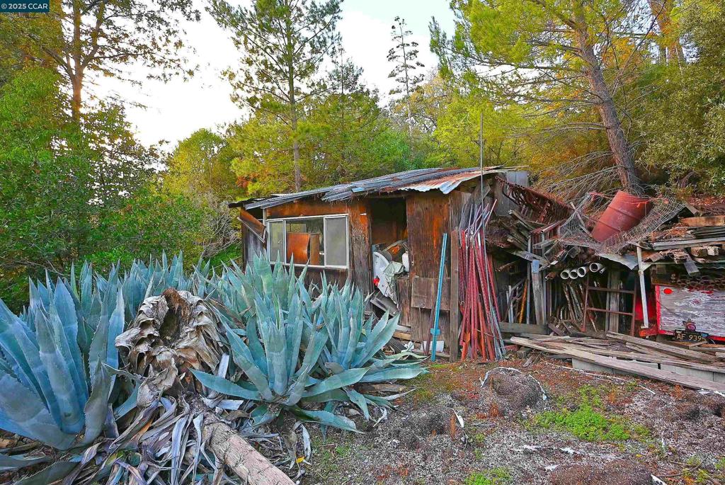 WALNUT HEIGHTS - Residential