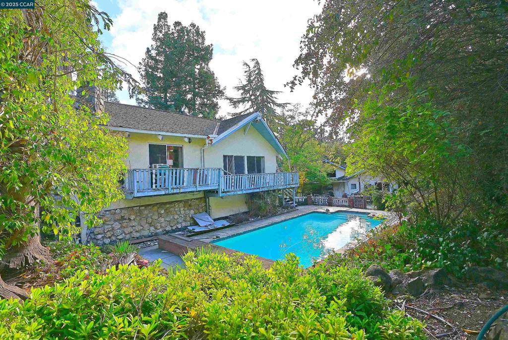 WALNUT HEIGHTS - Residential