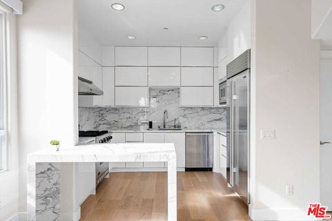 Photo of 438 Arnaz Drive #106, Los Angeles, CA 90048 (MLS # 26673233)