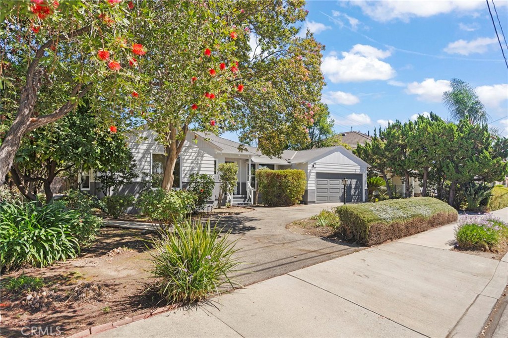 Properties 2 6430 N vista