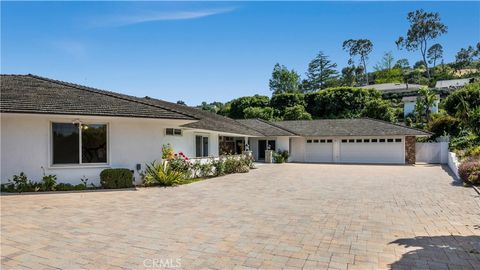 Photo of 2 Bowie Road, Rolling Hills, CA 90274 (MLS # WS25219020)