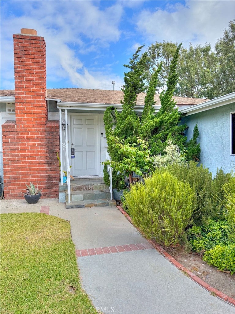 Photo of 10851 Woodbine Street, Los Angeles, CA 90034 (MLS # AR26138229)