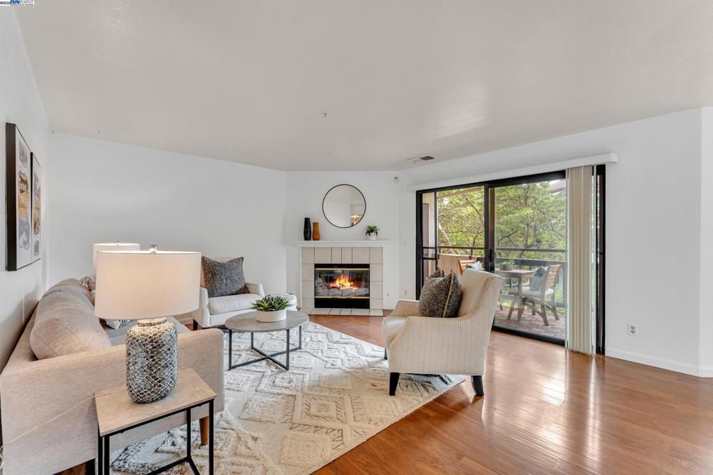 listing image 130729208735704081493