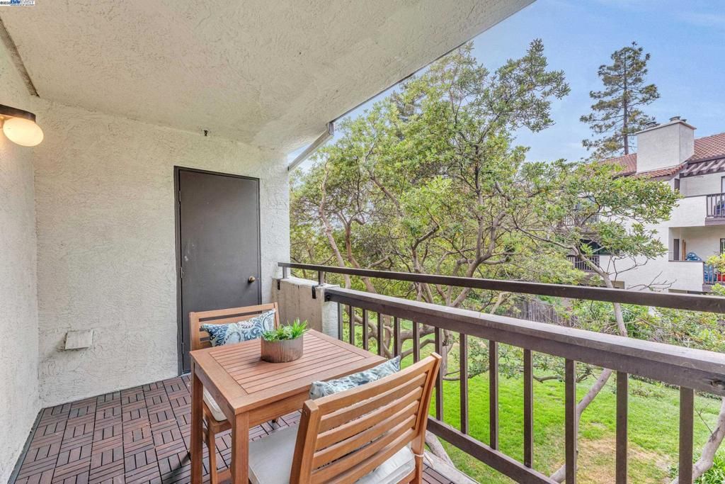 listing image 130723595476572860230