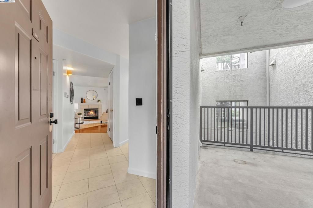 listing image 130729603626264414381