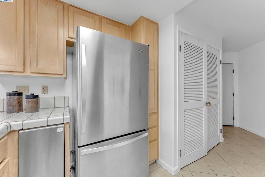listing image 130722070482583178418