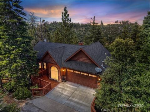 Photo of 26285 Spyglass Drive, Lake Arrowhead, CA 92352 (MLS # IG26094592)