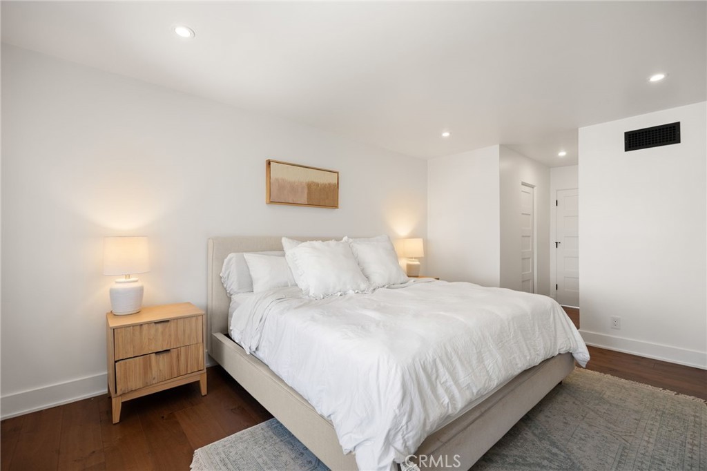 Westlake Bay (728) - Residential