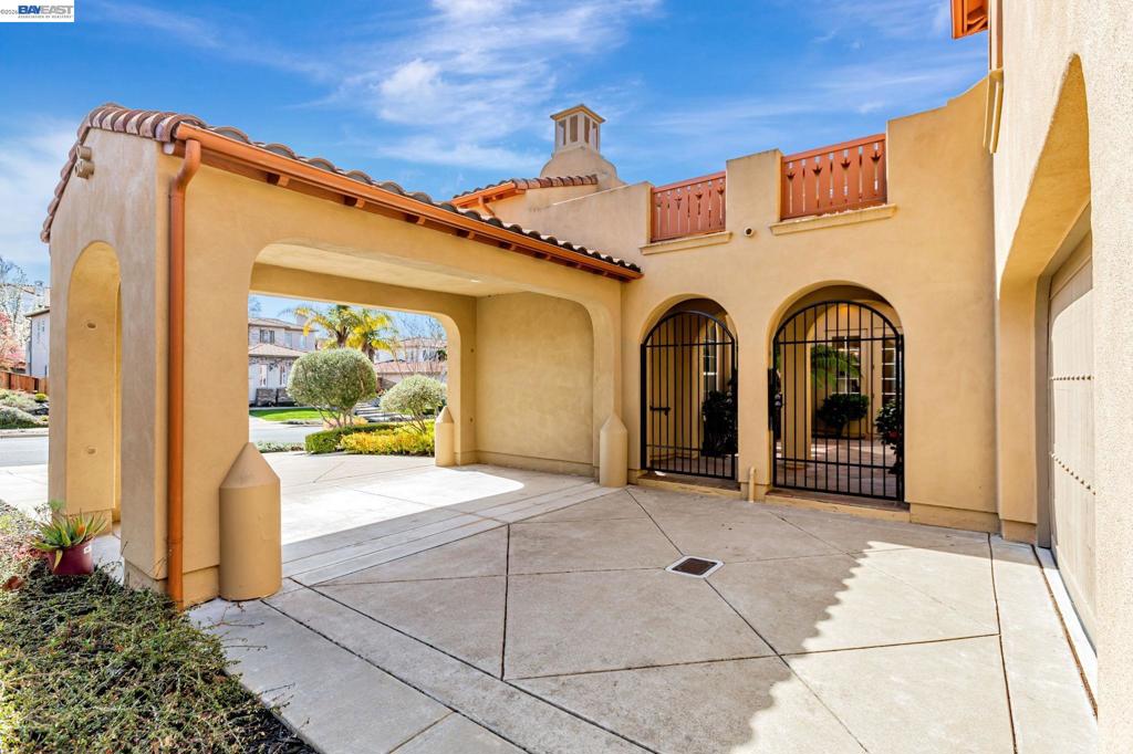 9542 Velvetleaf Cir
