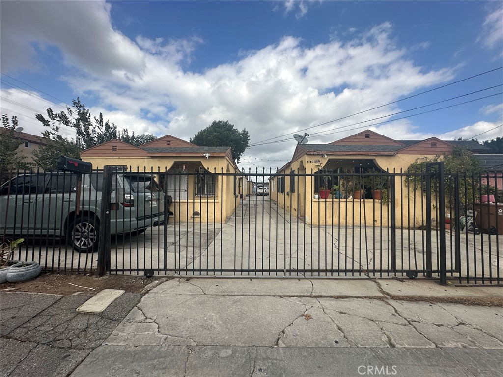 Seize this exceptional investment opportunity in the heart of Inglewood, Los Angeles! This legally designated 3-unit property is currently configured as a 4-unit building, with one unit in the process of becoming vacant, offering immediate potential for rental income growth and long-term equity appreciation. Perfectly situated just minutes from SoFi Stadium, LAX, the new Intuit Dome (Clippers Stadium), and less than 15 minutes from vibrant Downtown LA, this property is in a highly desirable, high-demand location.
Property Highlights:
• Configuration: Legally a 3-unit building, currently utilized as 4 units, providing flexibility for increased rental income.
• Vacancy Opportunity: One vacant unit allows for immediate leasing at market rates or strategic upgrades to maximize returns.
• Prime Location: Steps from major attractions like SoFi Stadium and Intuit Dome, with easy access to LAX and Downtown LA, ensuring strong tenant demand and potential for short-term rental premiums.
• Condition: Features a new roof, new windows, and well-maintained interior and exterior, minimizing immediate maintenance costs.
• Investment Potential: Positioned in a rapidly appreciating Inglewood market, driven by major developments and infrastructure, offering significant upside for equity growth and rental increases.
This property is ideal for investors seeking a turnkey asset with both immediate cash flow and long-term value appreciation in one of LA’s hottest neighborhoods. Don’t miss this chance to capitalize on Inglewood’s booming real estate market! This property Las has the room to build another two units in the rear to add additional income and value to the property.