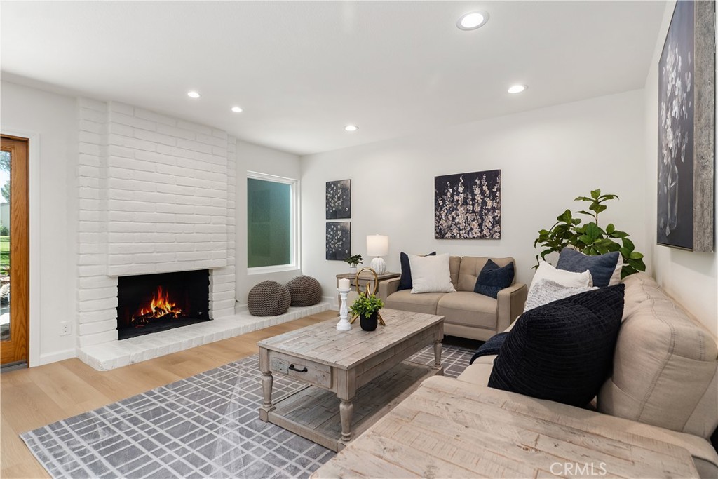 19 Whitewood