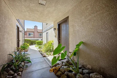 1814 N Vineyard Avenue Unit E, Ontario, CA 91764 - MLS#: CV26086248