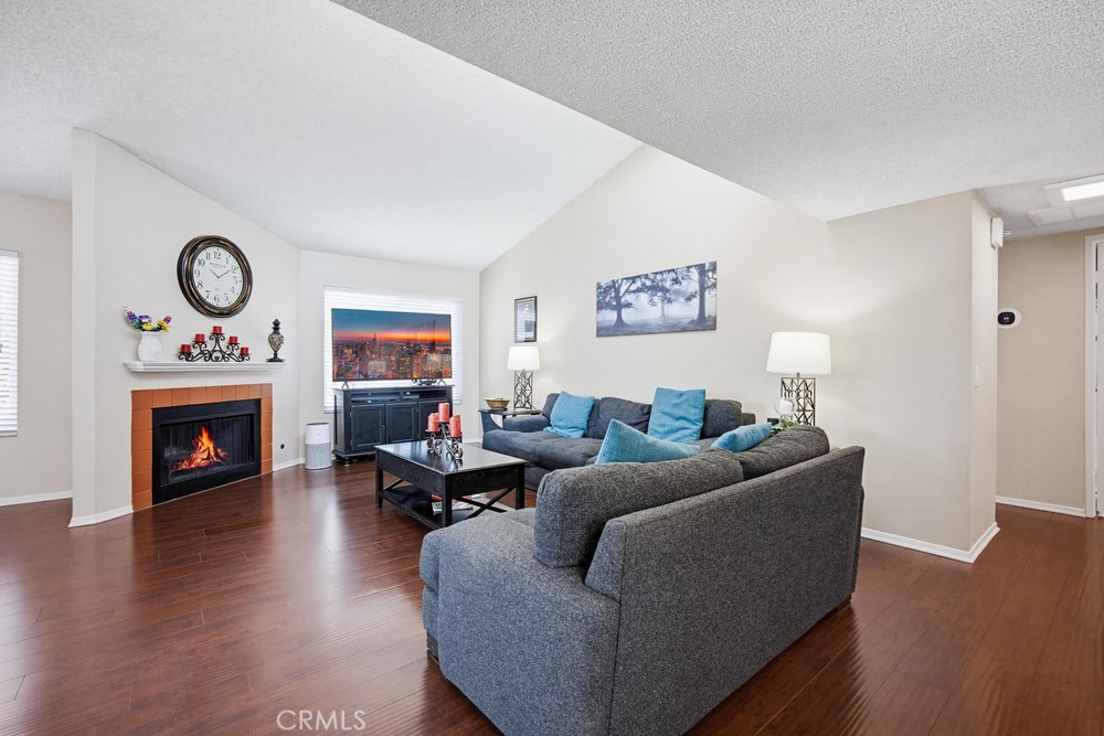 1814 N Vineyard Avenue E