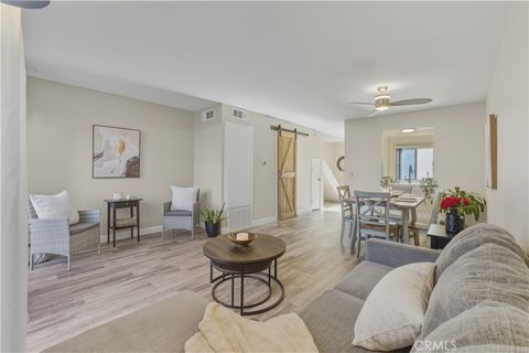 Photo of 112 Espanas Gln, Escondido, CA 92026 (MLS # OC25280991)