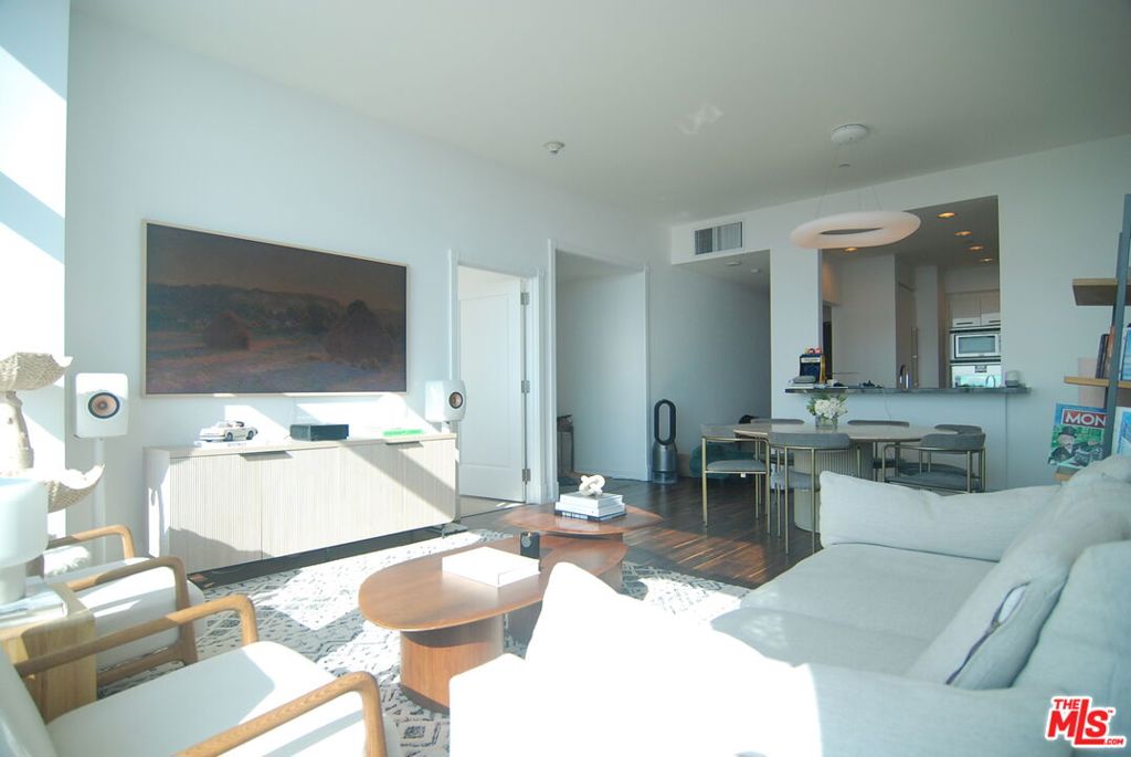Stunning west facing home available at the coveted Ritz Carlton LA Live Residences. This immaculate home features 1b/1.5b + office nook, panoramic city views w/ hardwood floors throughout. Developed by internationally renowned sports & entertainment giant AEG, & designed by "starchitecture" firm Gensler. Home to numerous entertainment venues, 20 restaurants, 2 hotels & several globally-celebrated events, incl Grammys, Emmys, ESPYs, & VMAs. World-renowned for its standards & philosophy that have defined living without compromise, The Ritz-Carlton hospitality & services incl: Valet parking, daily continental breakfast buffet, concierge, in-room dining, & housekeeping. Building amenities & services include rooftop pool & cabanas, fully-equipped fitness center, 8000 sqft full-service spa & salon, executive boardroom, private screening room & resident's lounge. Enjoy DTLA's finest living w 24-hr five-star service in your home. *Photos shows furniture, however rental is UNFURNISHED*
