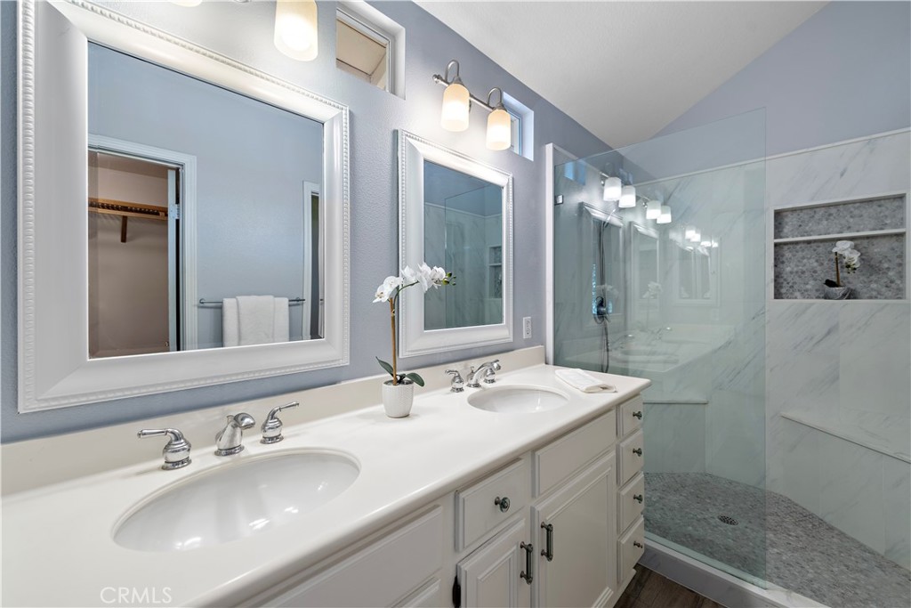 Los Paseos (LOPA) - Residential