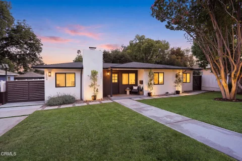 2002 E Woodlyn Road, Pasadena, CA 91104 - MLS#: P1-28325
