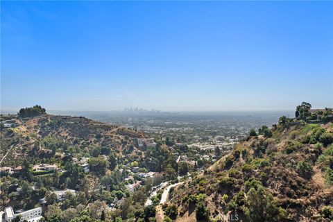 Photo of 8179 Mannix Dr, Los Angeles, CA 90046 (MLS # OC26087078)