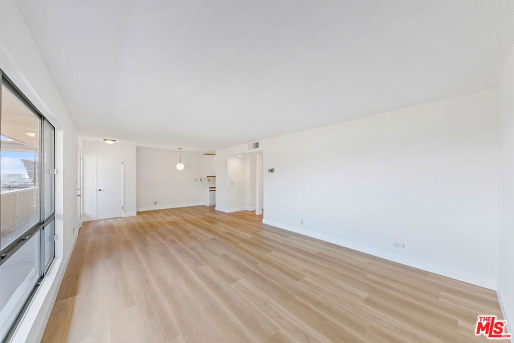 Photo of 970 Palm Avenue #301, West Hollywood, CA 90069 (MLS # 25585617)