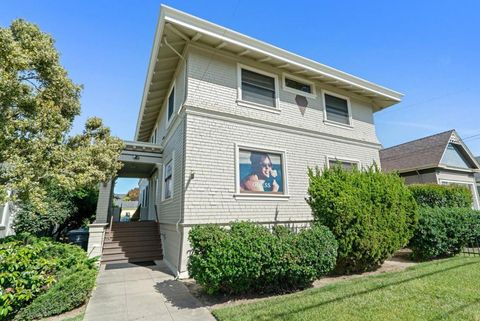 Photo of 217 E Lake Avenue, Watsonville, CA 95076 (MLS # ML82044911)