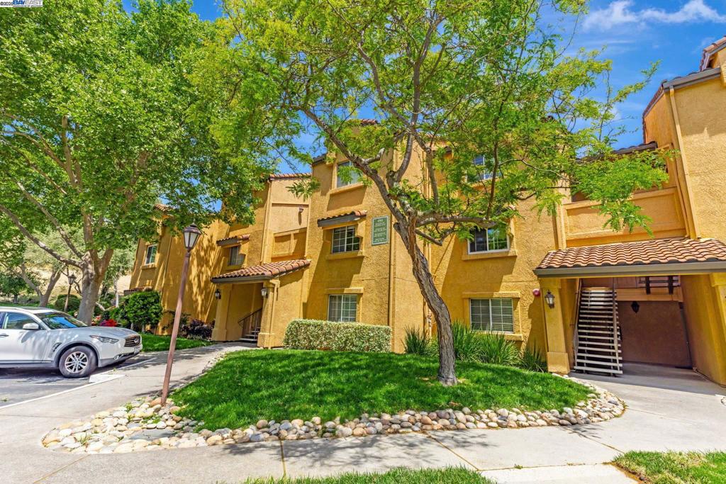 SIENNA HILLS - Residential
