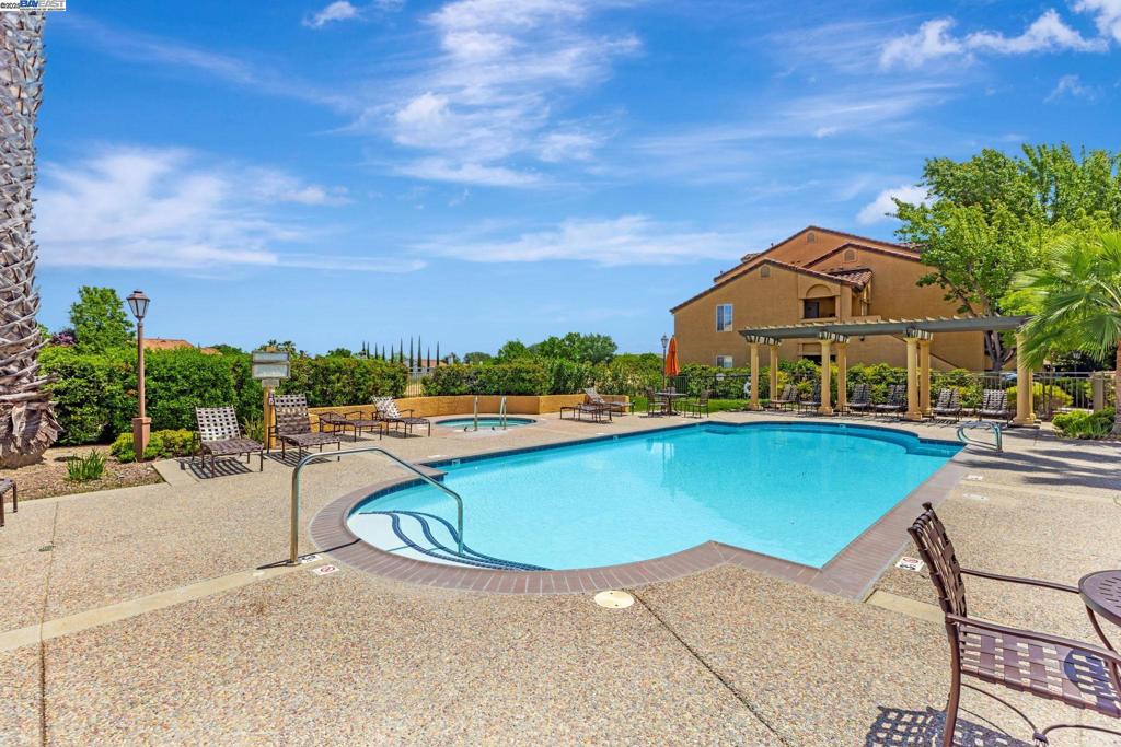 SIENNA HILLS - Residential