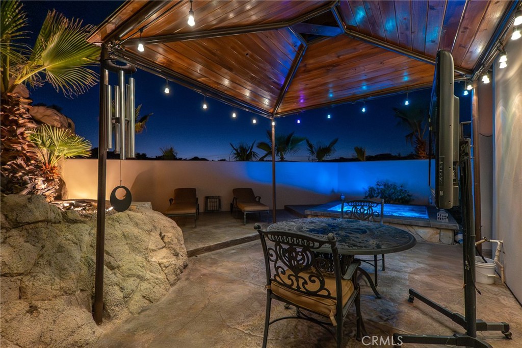 57045 Plaza Del Amigo