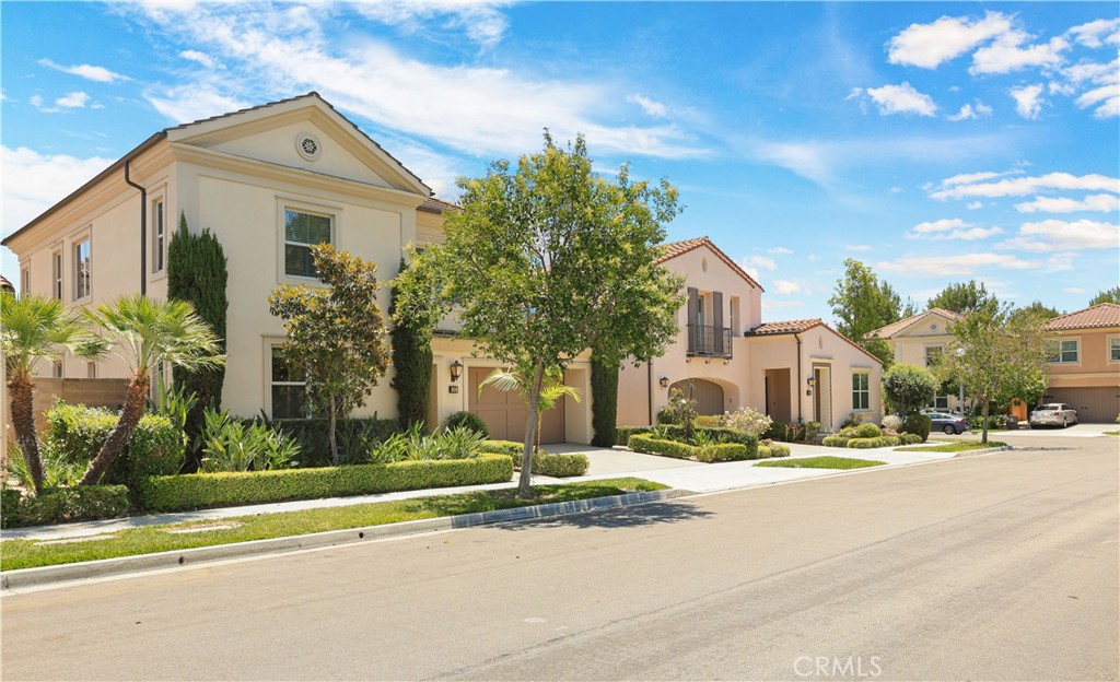 54 Lyndhurst
