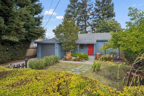 Photo of 3091 Glendale Avenue, Redwood City, CA 94063 (MLS # ML82063569)