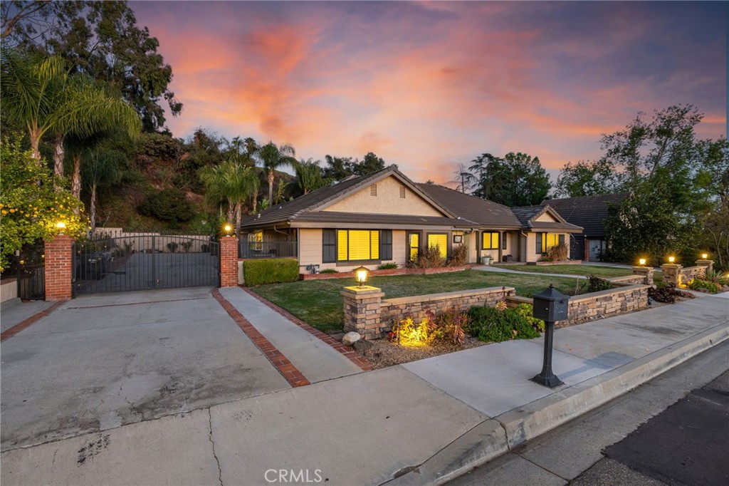 514 N Valley Center Avenue