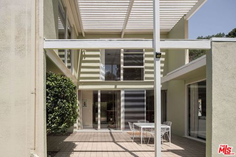 Photo of 4116 Del Mar Avenue, Long Beach, CA 90807 (MLS # 25579391)