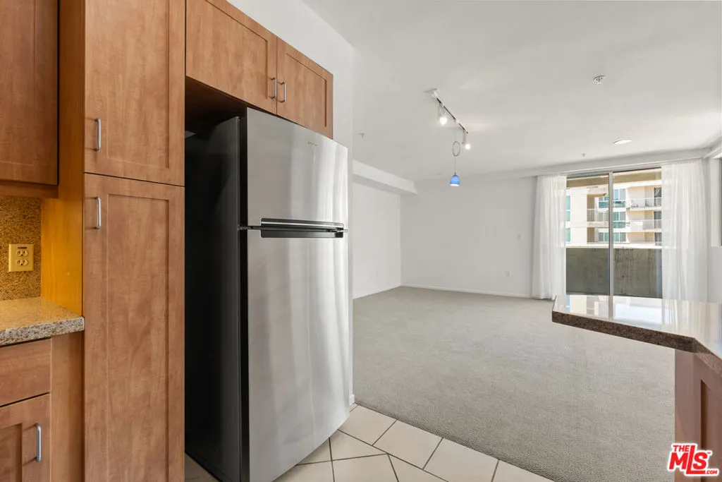 Los Angeles, California 90012, United States, 2 Bedrooms Bedrooms, ,2 BathroomsBathrooms,Residential,Active,172957