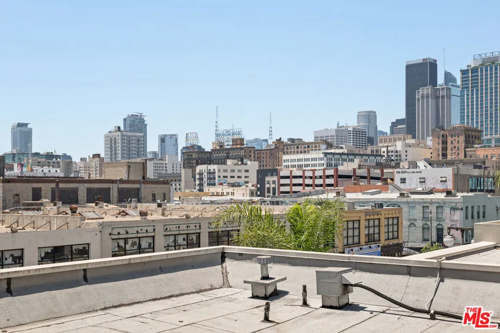 Los Angeles, California 90012, United States, 2 Bedrooms Bedrooms, ,2 BathroomsBathrooms,Residential,Active,172957