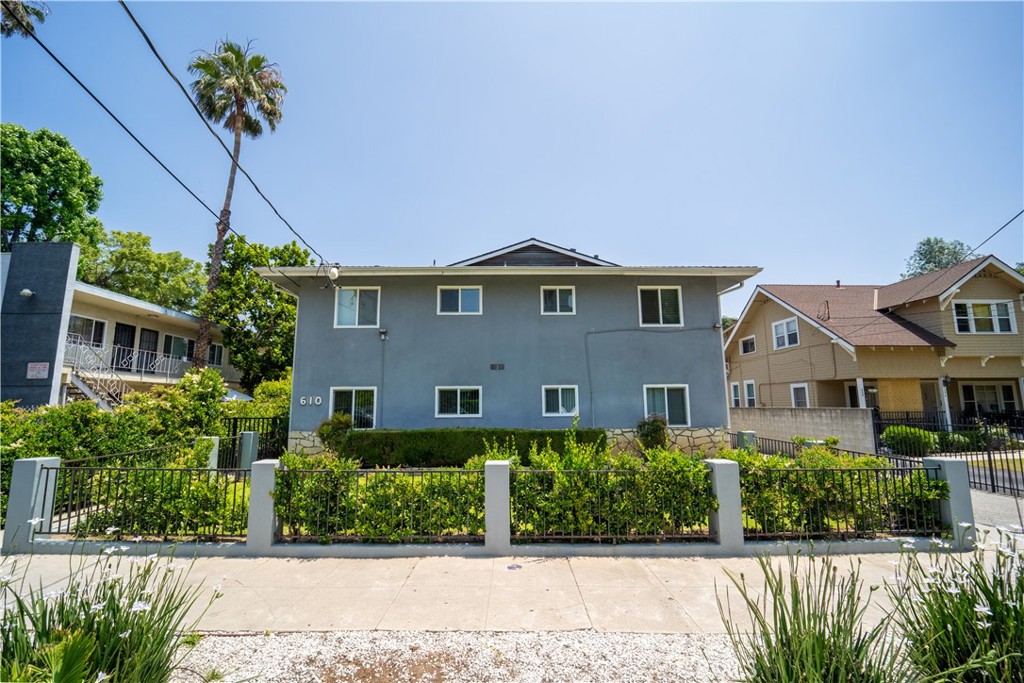 610 N Oakland Avenue