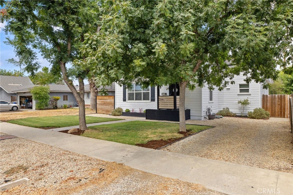 224 E 10th
