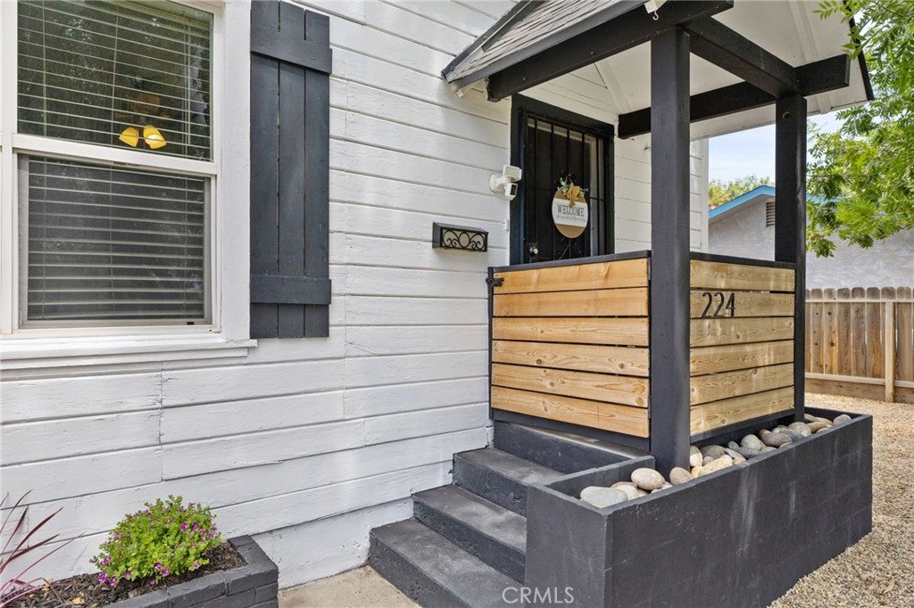 224 E 10th