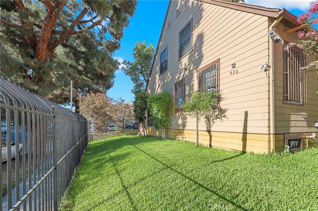428 S HOOVER