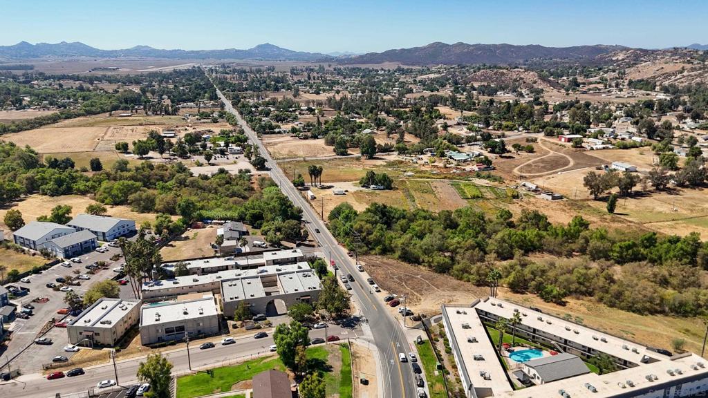 Ramona - Land