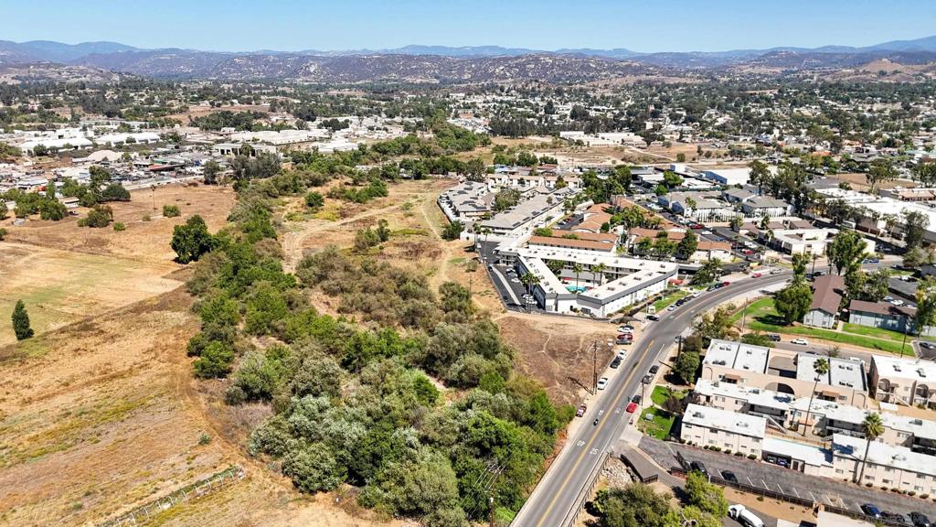 Ramona - Land