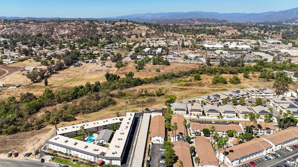 Ramona - Land