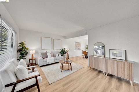 Photo of 1894 Lynwood Dr DR #D, Concord, CA 94519 (MLS # 41148470)
