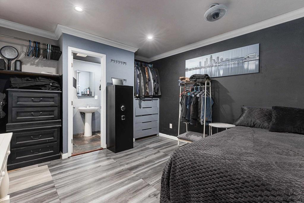 999 E Division St B27