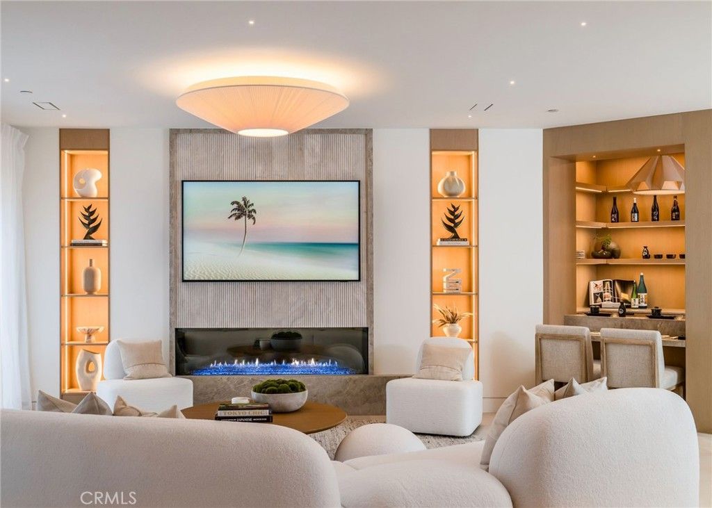 Photo of 1 Stickley Drive, Laguna Beach, CA 92651 (MLS # LG25282175)