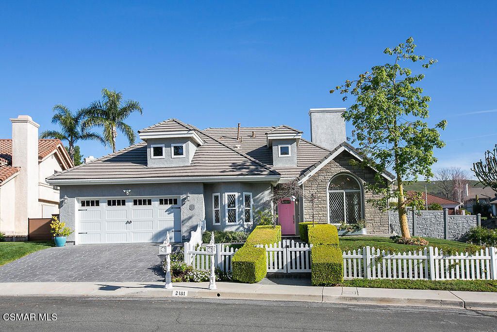 Photo of 2181 Brookfield Drive, Thousand Oaks, CA 91362 (MLS # 226000905)