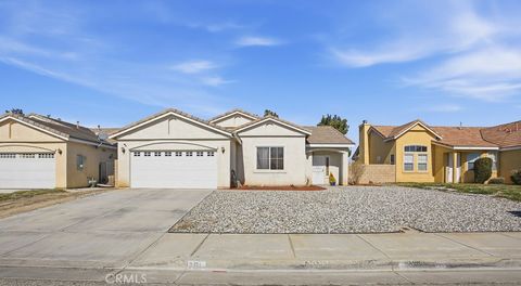 Photo of 751 Pino Avenue, Lancaster, CA 93535 (MLS # SR26028314)