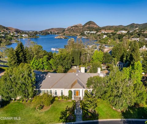 Photo of 2138 Marshbrook Road, Thousand Oaks, CA 91361 (MLS # 224002312)