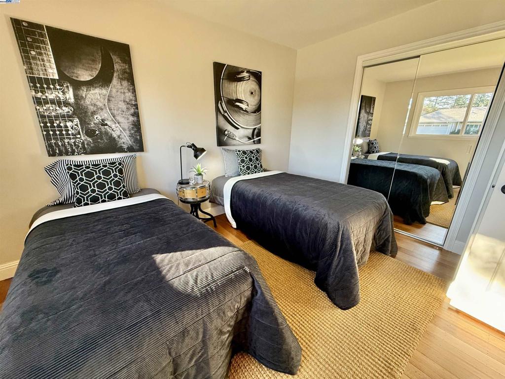 CARRIAGE SQUARE - Residential