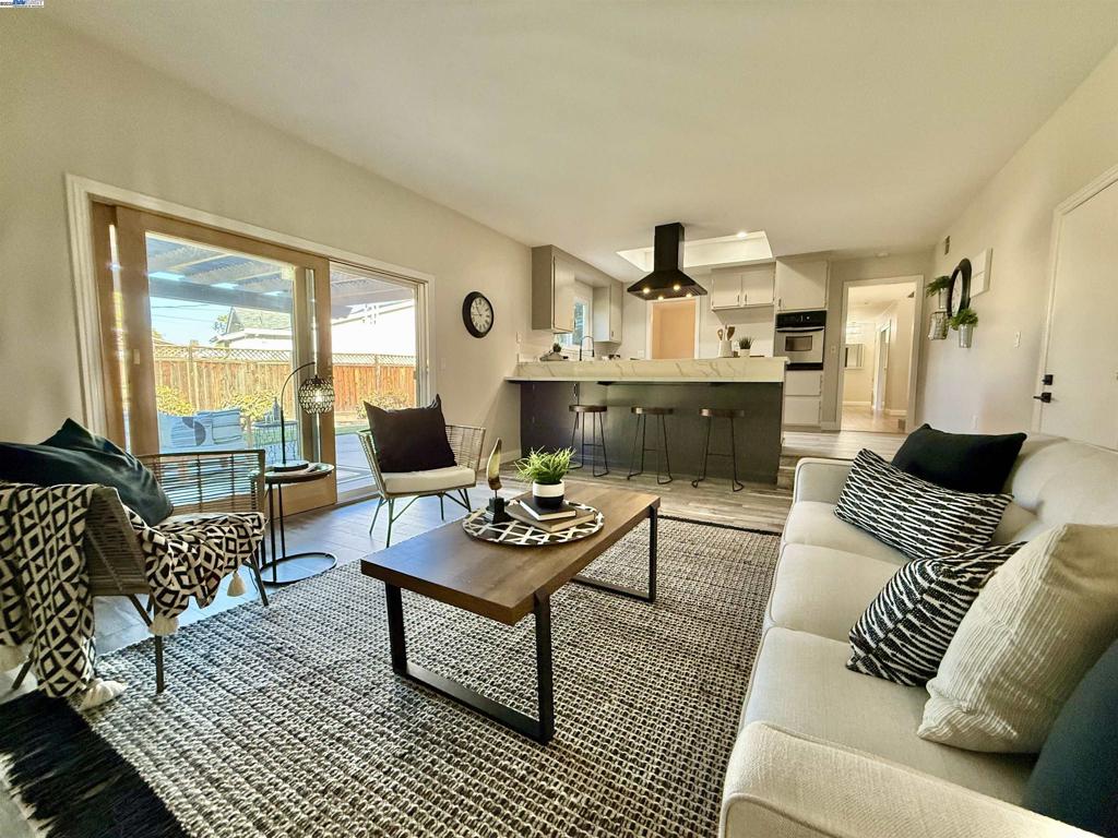 CARRIAGE SQUARE - Residential