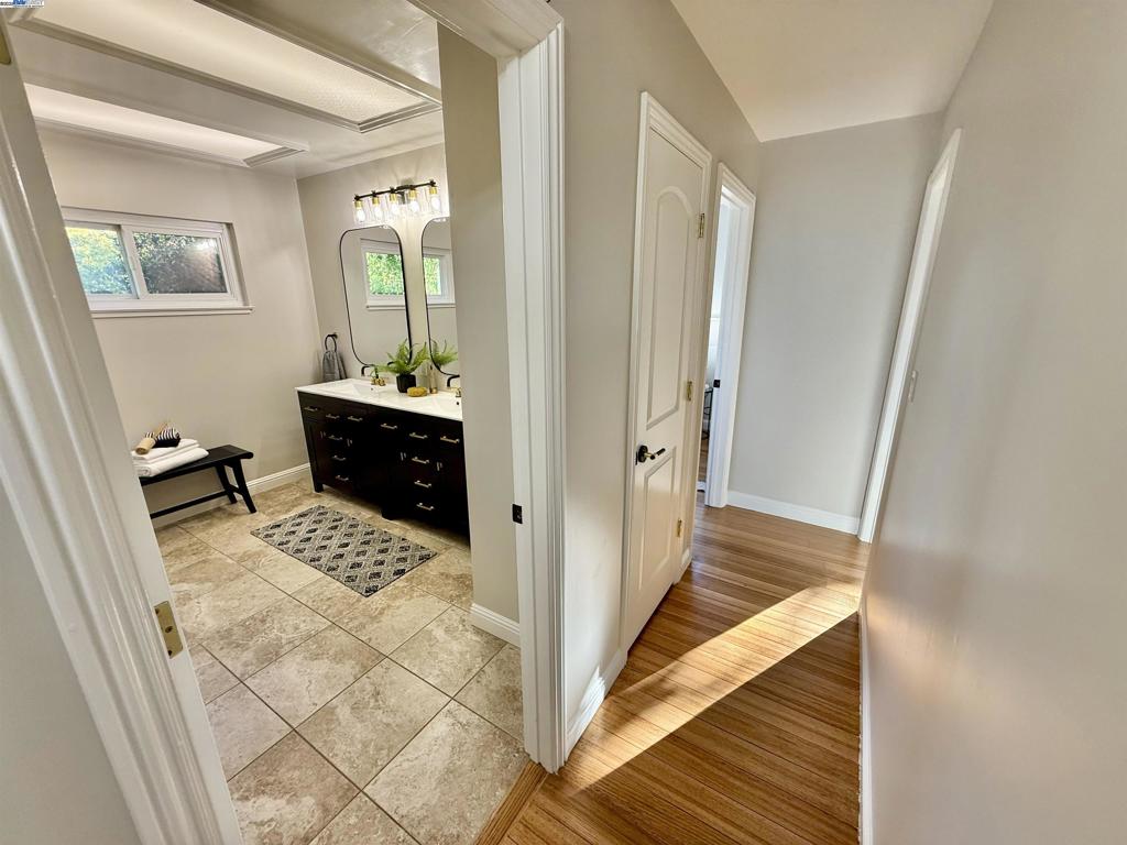 CARRIAGE SQUARE - Residential